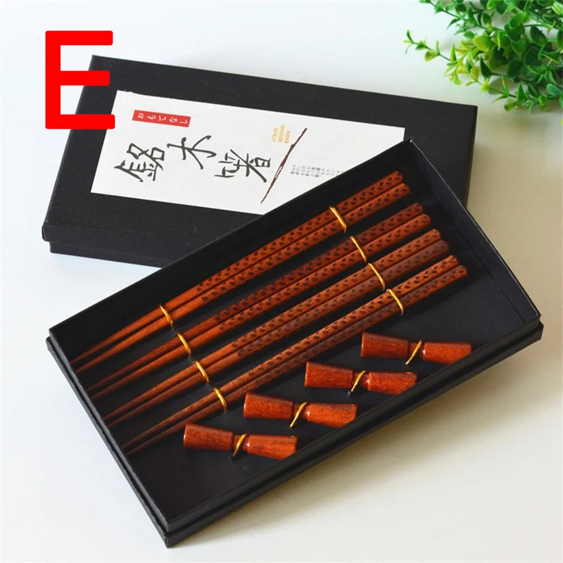 Elegant Japanese-style gift box with 4 wooden chopsticks and 4 rests - eco-friendly tableware set