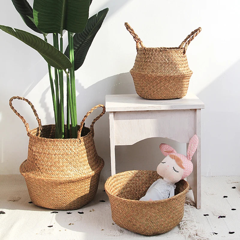 Foldable natural wicker storage basket with handles